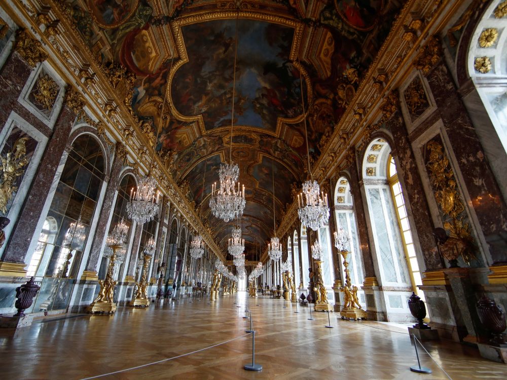 Confinement et déconfinement au château de Versailles Cover-10