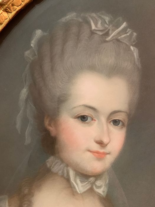 Portrait inconnu de Marie-Antoinette par Anne Vallayer-Coster ? Tzolzo26