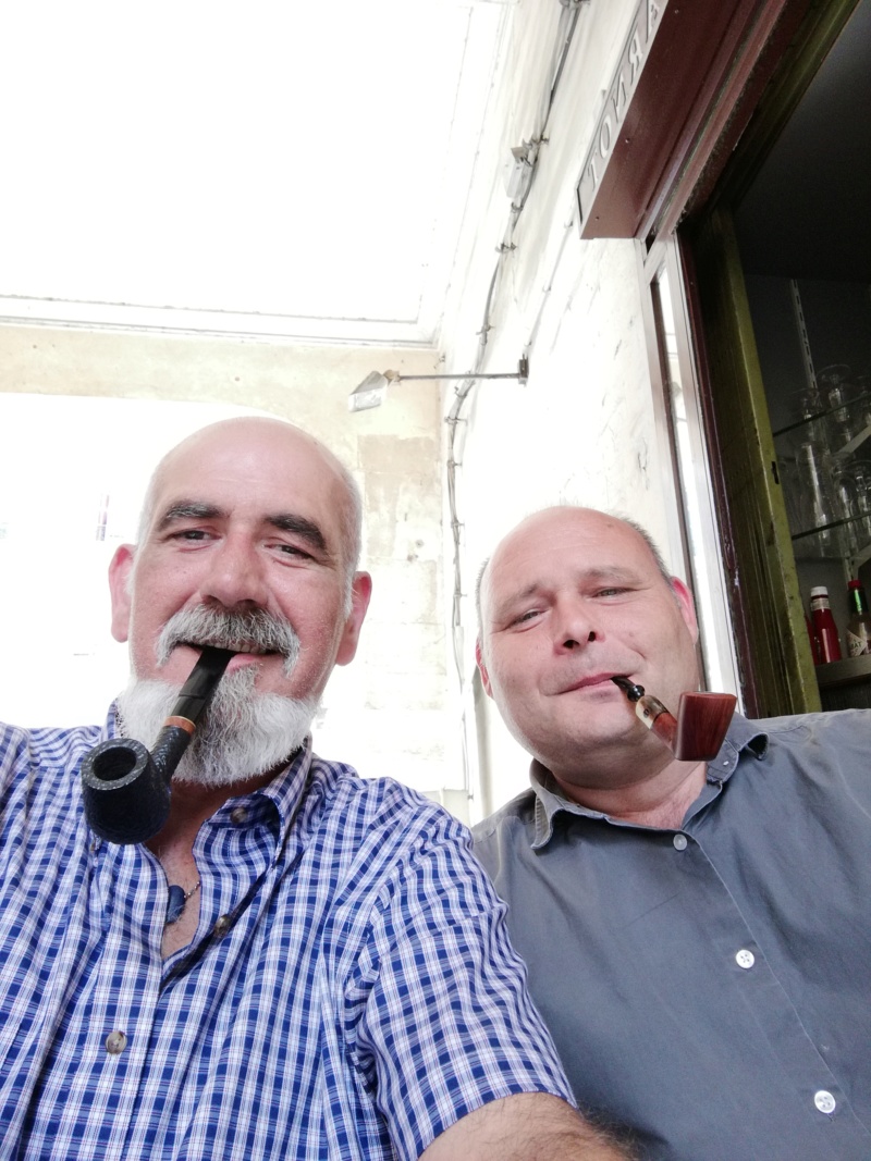 Deux petuneurs à Versailles Img_2024