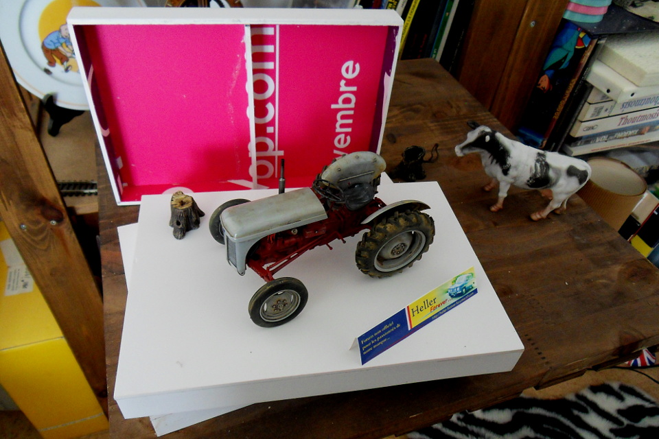 FERGUSON petit gris 1/24e + petit dio en cours - Page 2 3_base10