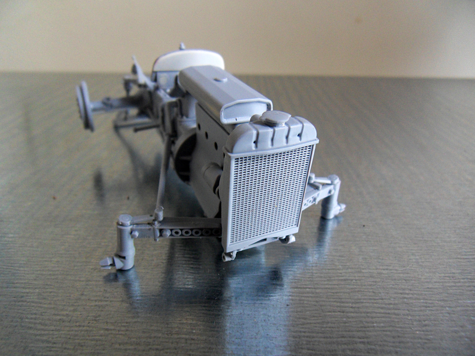 FERGUSON petit gris 1/24e + petit dio en cours Avant10