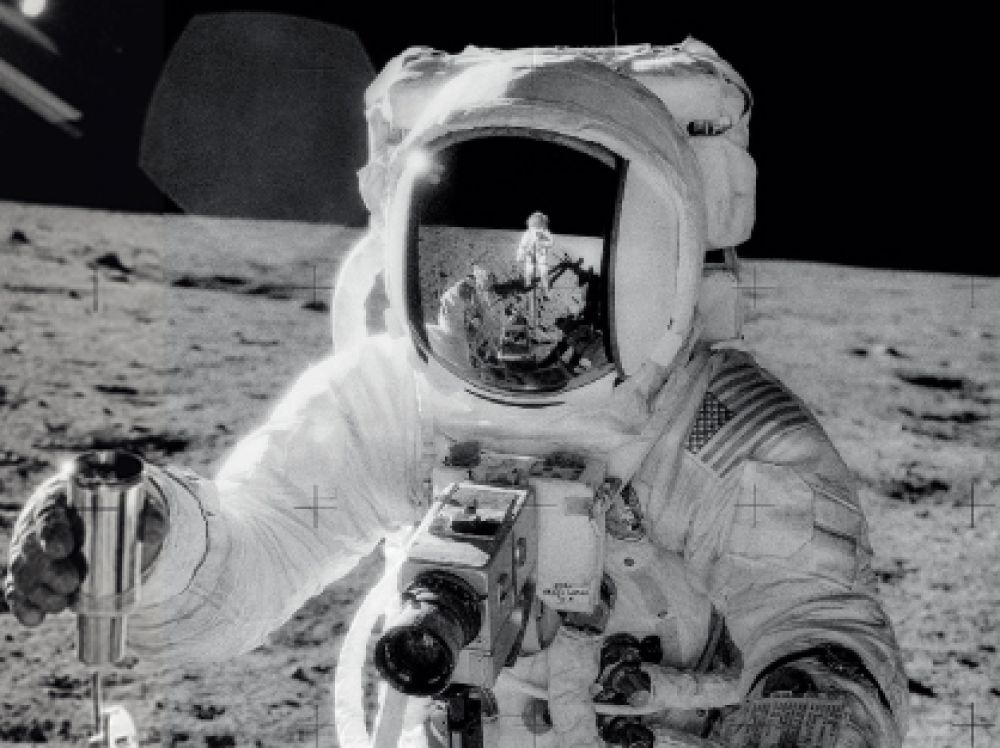 [REVELL] APOLLO 11 Astronaute sur la lune 1/8ème Réf 03702 Cover-11