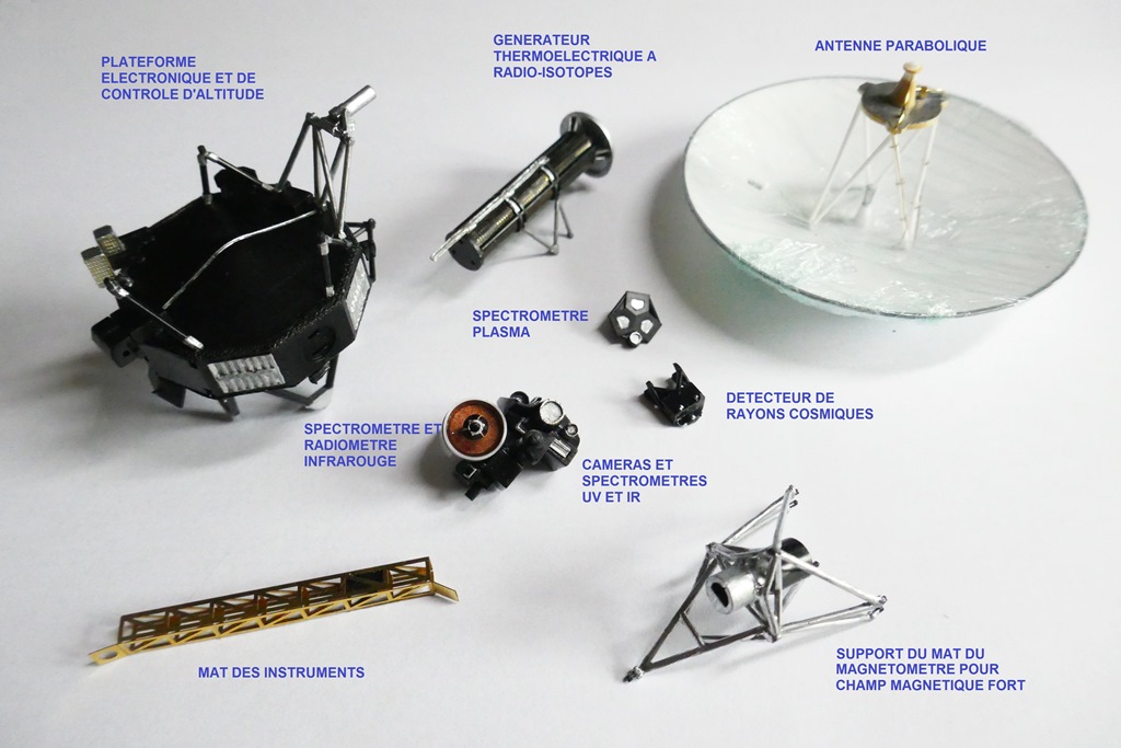 Maquette de la sonde Voyager d'Hasegawa au 1/48ème 2021-022