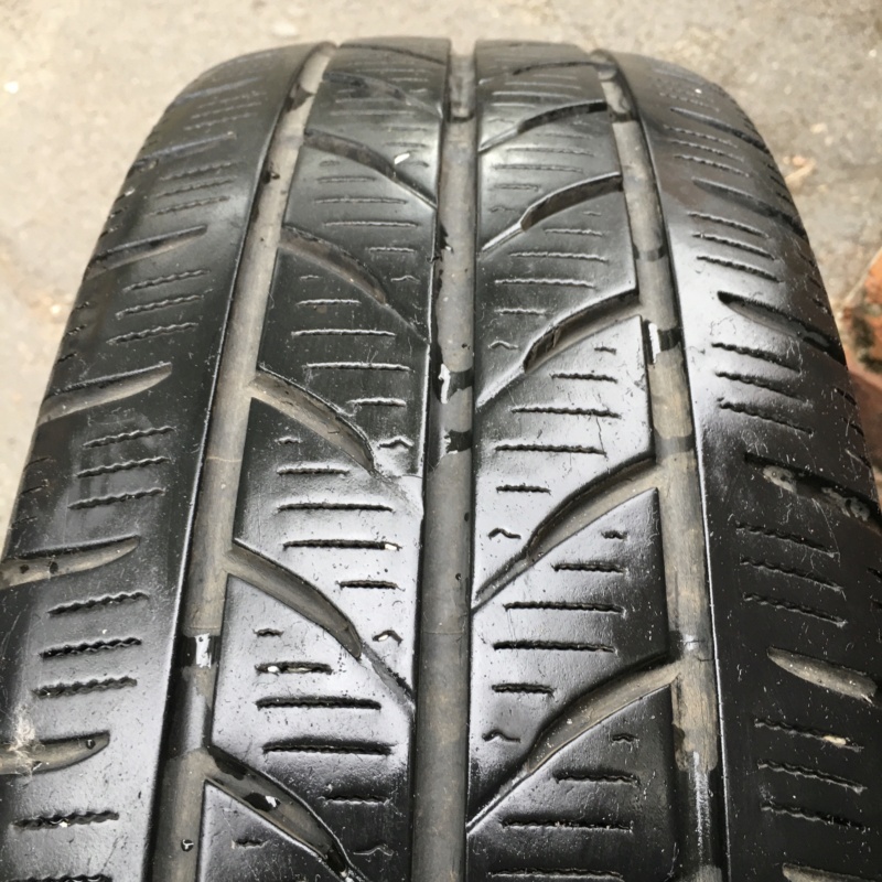 Four 15” Alloy rims and Yokohama Winter Tyres Fc318310