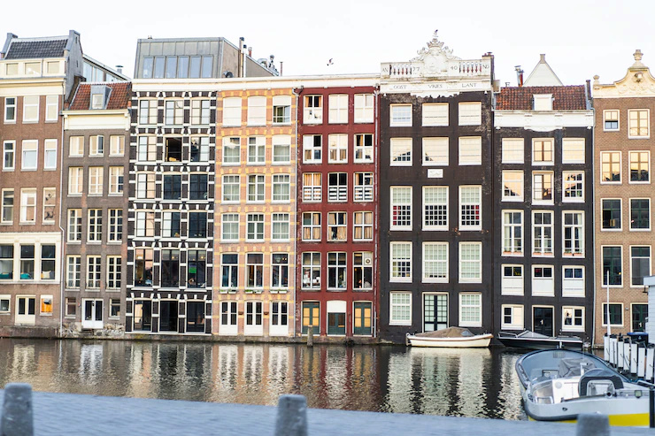 Несколько фактов об Амстердаме Facade10