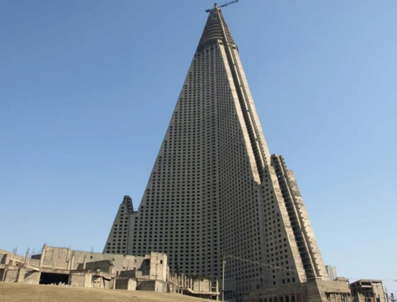 Гостиница Рюгён - самое высокое здание Пхеньяна и КНДР в целом.  Phot1019