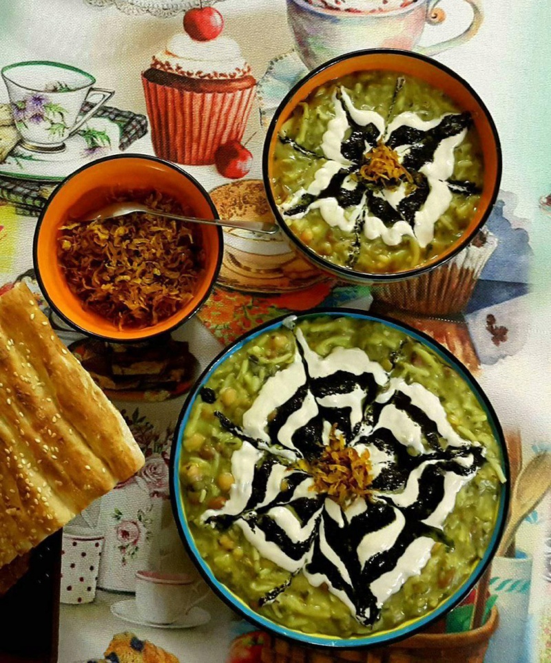 Аше реште, одно из традиционных блюд Ирана, является одним из самых популярных блюд среди иранцев Phot1407