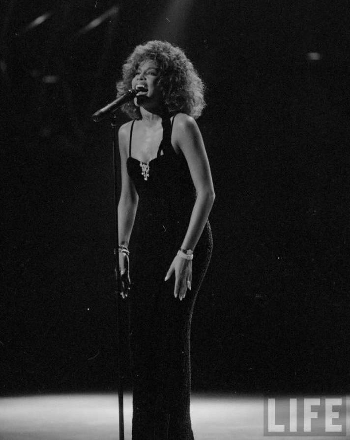 Богини музыкального Олимпа: Уитни Хюстон (Whitney Houston) Phot1511
