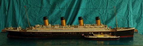 Il réalise une maquette unique de l'escale du Titanic à Cherbourg