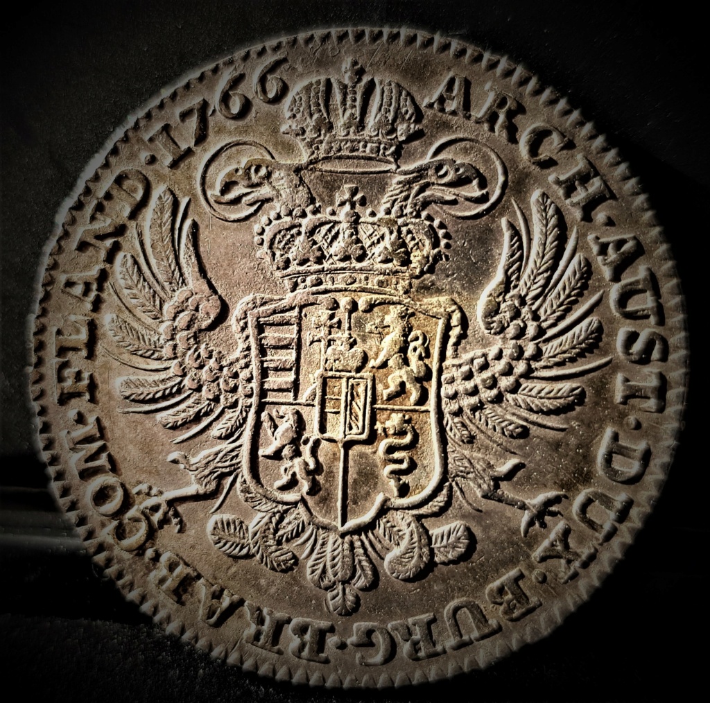 kronenthaler. - 1 Kronenthaler Austro Holandés de 1766 de Maria Theresia 20210333