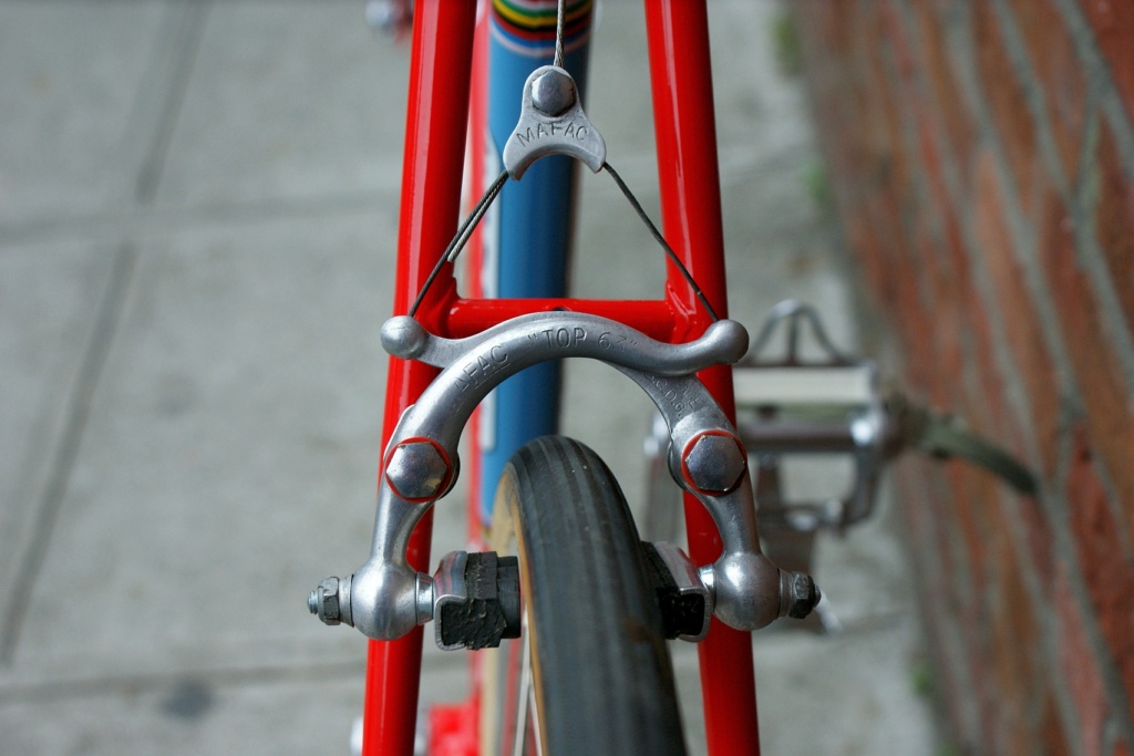 vélo - Grand vélo rouge - Page 2 11425710