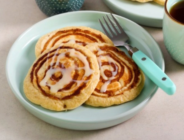 Hot cakes de avena sabor roles de canela: con queso crema Scree446