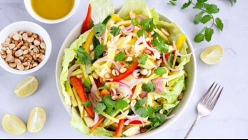 Ensalada Thai con pollo, con esta sencilla receta la tendrás en minutos Screen40