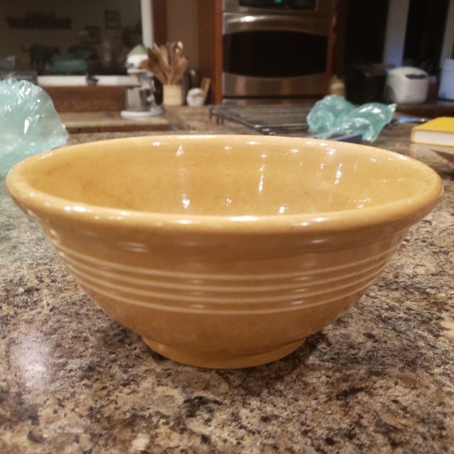 Please help identify this bowl - Possible McCoy? 20210810
