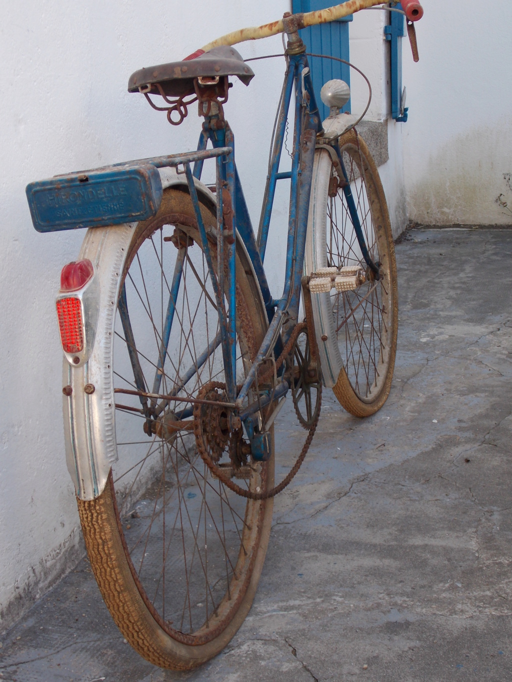 Vélo Hirondelle des années 50 Dscn0411