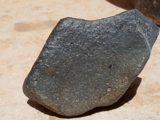 Demande identification d'une roche  Img-2012