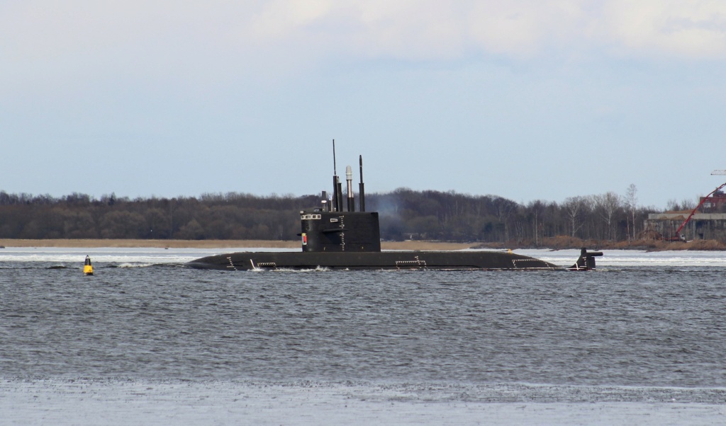 Project 677: Lada/Amur(export) class Submarine - Page 24 04-10611