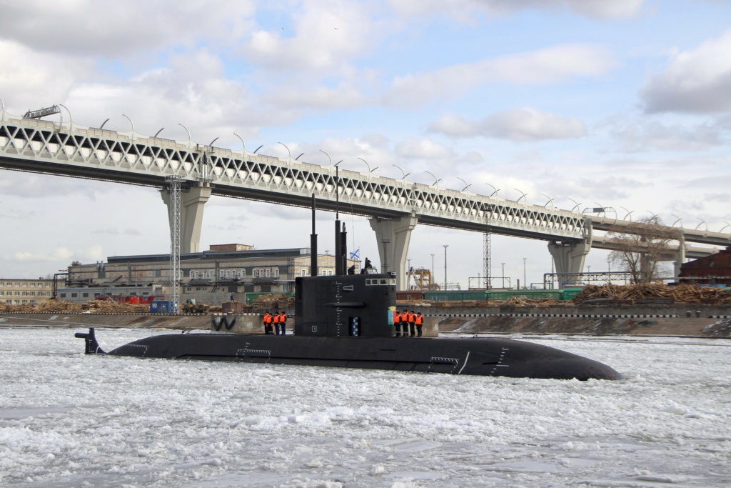 Project 677: Lada/Amur(export) class Submarine - Page 24 04-10612
