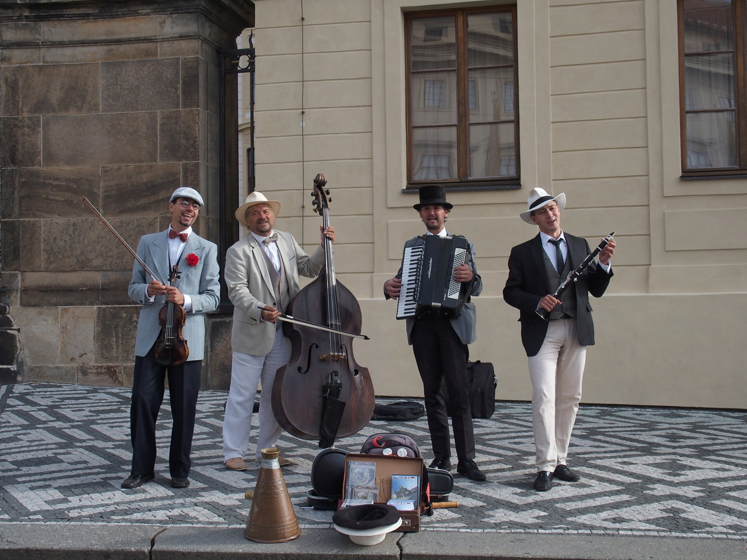 Concours Photo aout 2023 : Musiciens et chanteurs en plein air 1_musi10