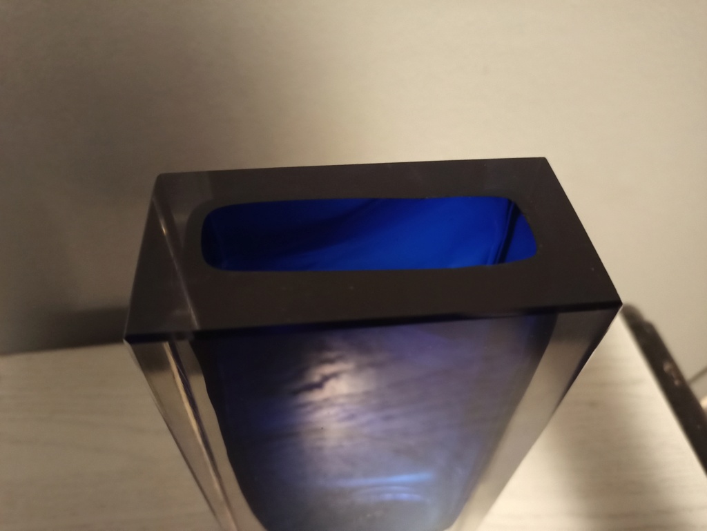 Blue glass block vase - Severin Brorby ? Img_2034
