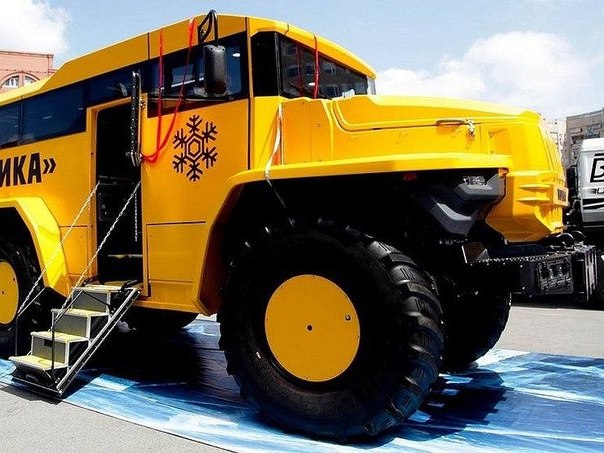 Миасский завод «Урал» представил школьный суперавтобус - глубоко адаптированную для тяжелых условий эксплуатации модель 427701−75. Photo_52