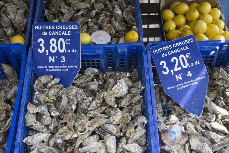 re le marché à Dinard Huitre10