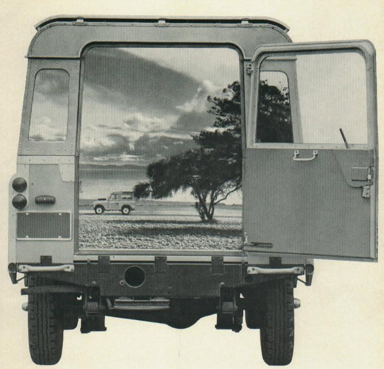 Publicités Land Rover - Page 3 Ouvert10