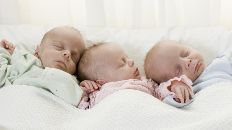 Trois sœurs irlandaises accouchent le même jour dans le même hôpital 68676010