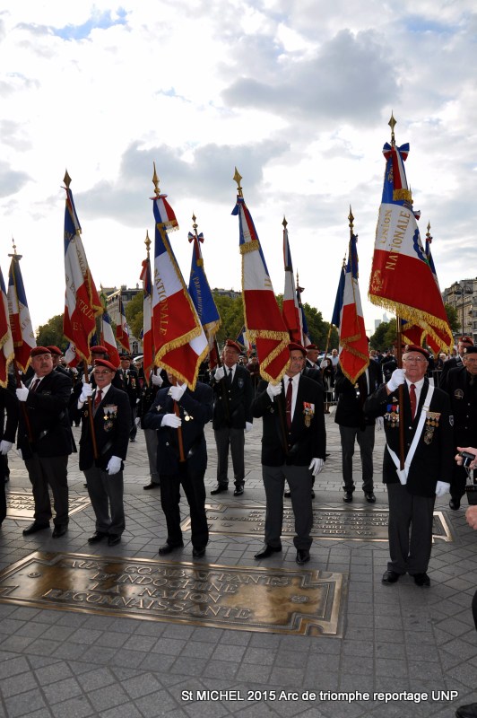 St MICHEL 2015 UNP à Paris cérémonie du ravivage de la flamme sous l'Arc de Triomphe de PARIS 04-dsc11