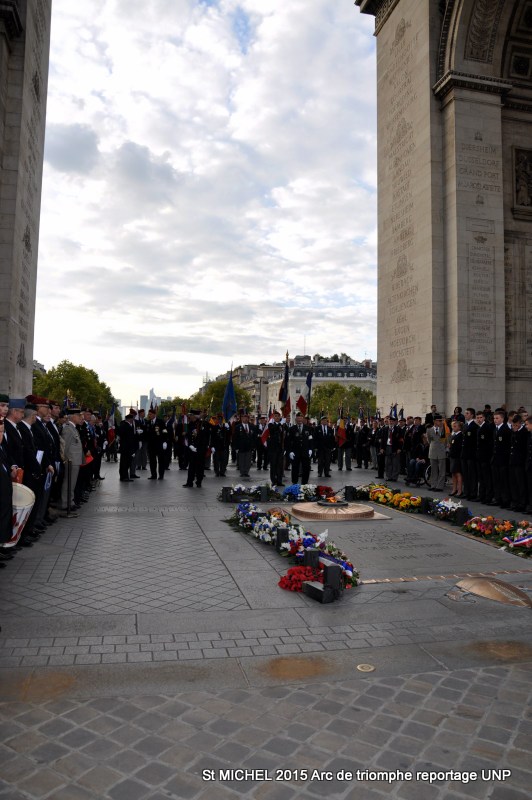 St MICHEL 2015 UNP à Paris cérémonie du ravivage de la flamme sous l'Arc de Triomphe de PARIS 23-dsc12