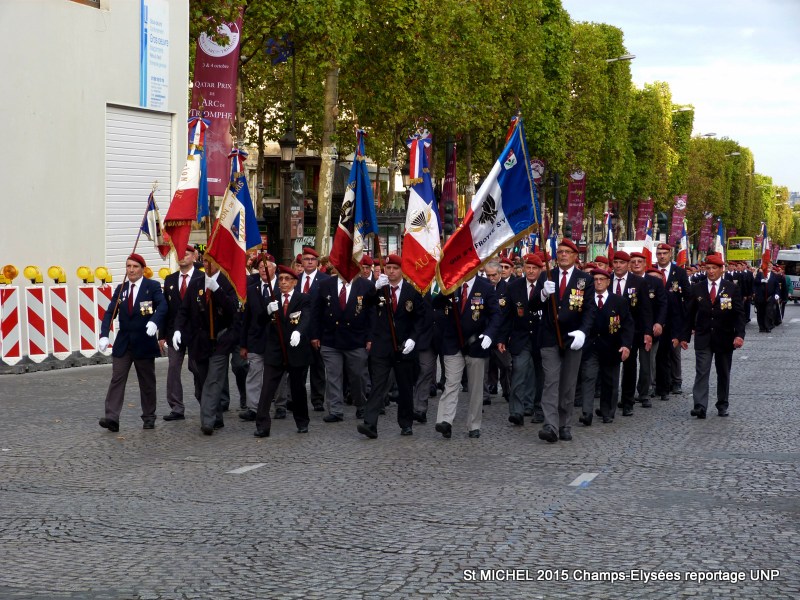 St MICHEL 2015 UNP à Paris remontée des Champs-Elysées  4-p12310