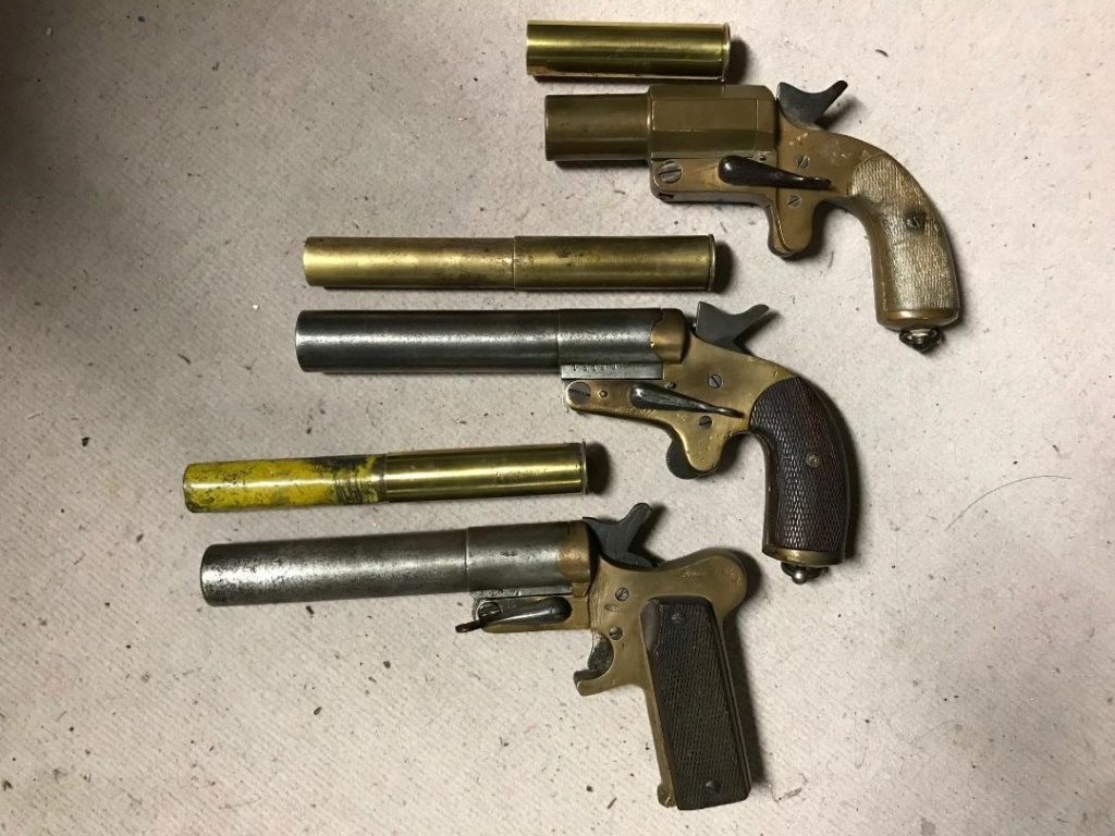 Les pistolets Lance-fusées français Img_4110