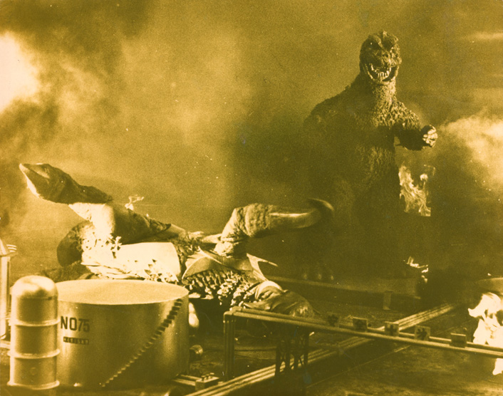 Les Godzilla sortie au cinéma en France - Page 3 Gigan-10