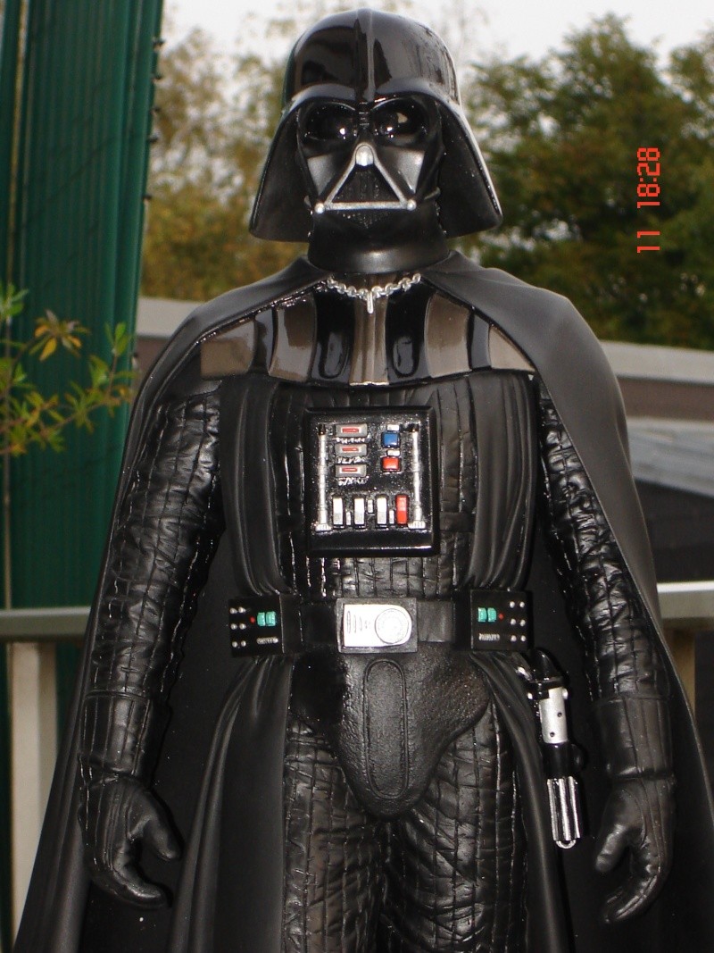 Attakus - Darth Vader Statue (2001) - Page 2 Dsc01911