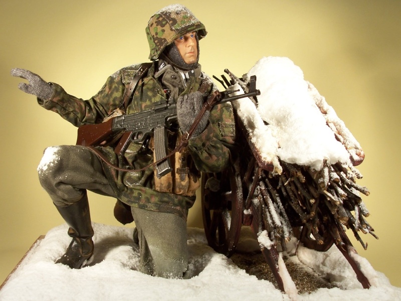 Figurine n°11 :  I° SS Panzergrenadier Regiment (Firefox) Challe10