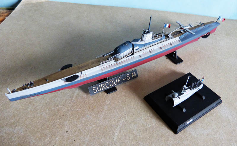 Croiseur sous-marin SURCOUF version 1942... et 1934 Réf 81014 Surcou13