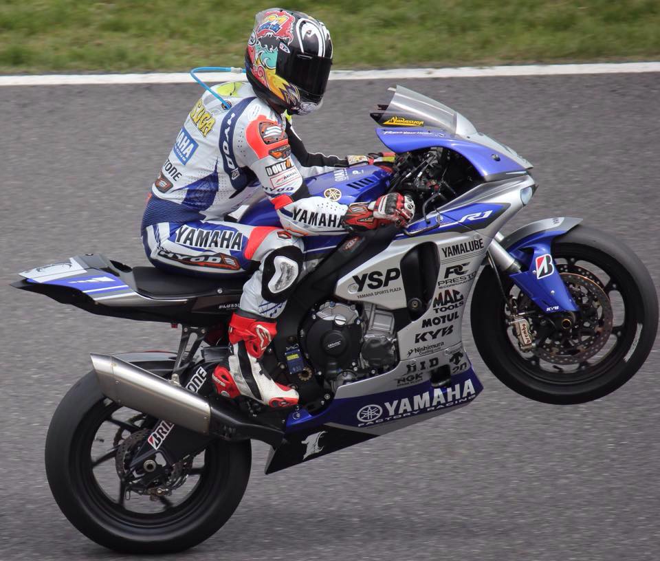 Yamaha R1 et R1M Crossplane 2015 ( sujet numero2 ) - Page 38 12187910