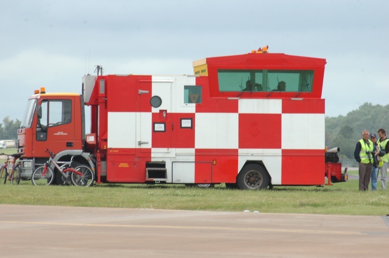vehicule sur les bases aeriennes Dsc_0216