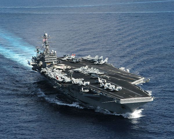 CV & CVN : Aircraft Carriers - Porte-avions - Page 2 Web_0511