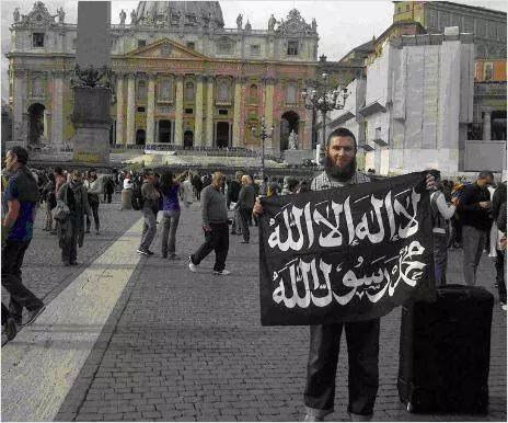 LE PAPE FRANCOIS PARLE DE SA MORT DANS 2 OU 3 ANS ??!! Musulm10