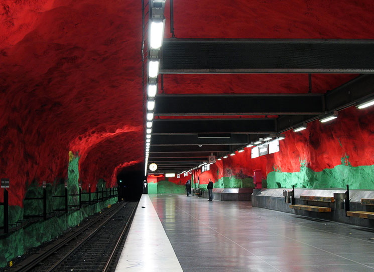 مترو انفاق ذو تصميم بسيط وجذاب 44545410