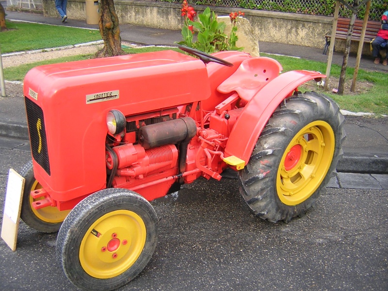 monteux - Exposition de vieux tracteurs et motoculteurs à Monteux (84) Copie_23