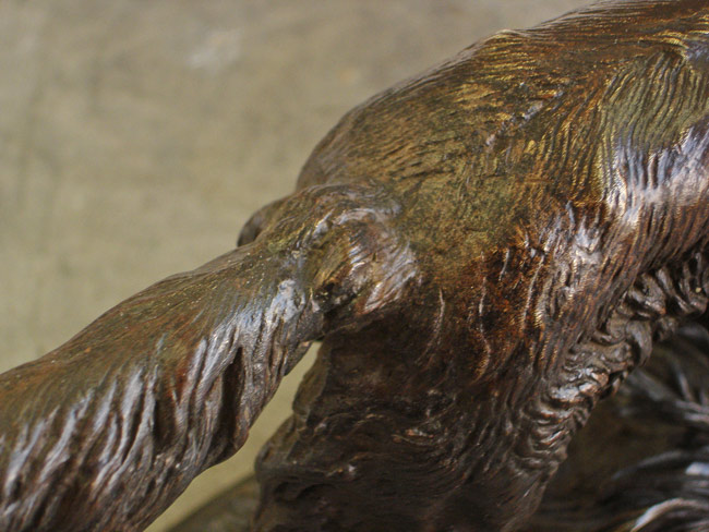Soudure de la queue d'un chien en bronze de Edouard Delabrière Wdsc0523