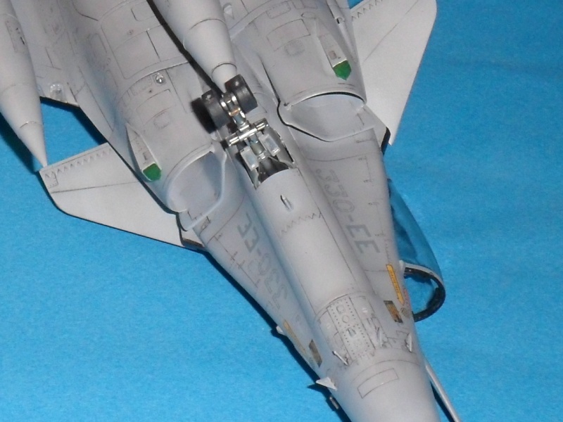 [Revell] 1/48 - Dassault Rafale B - Page 10 Sam_0327