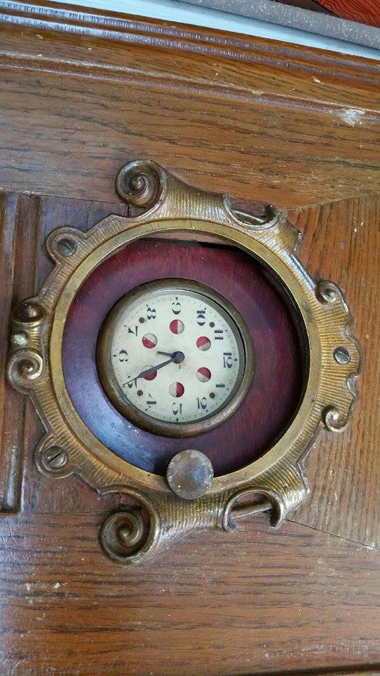 Un post qui référence les montres de brocante... tome III - Page 2 Pendul10