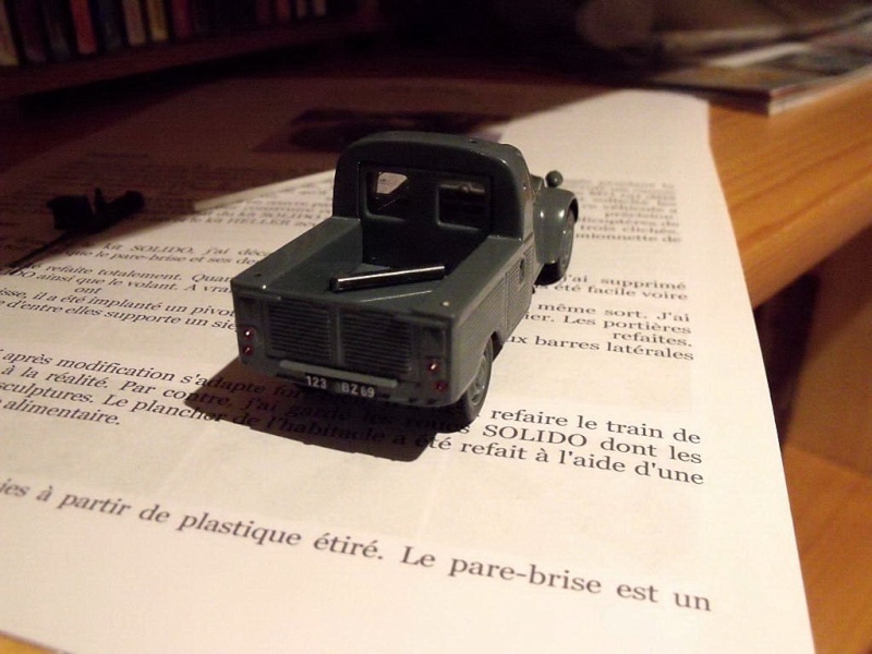 2 CV canon en scratch 1/43 base Norev 2cv_ca11