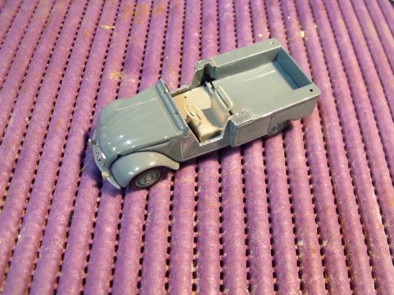 2 CV canon en scratch 1/43 base Norev 2cv_ca15