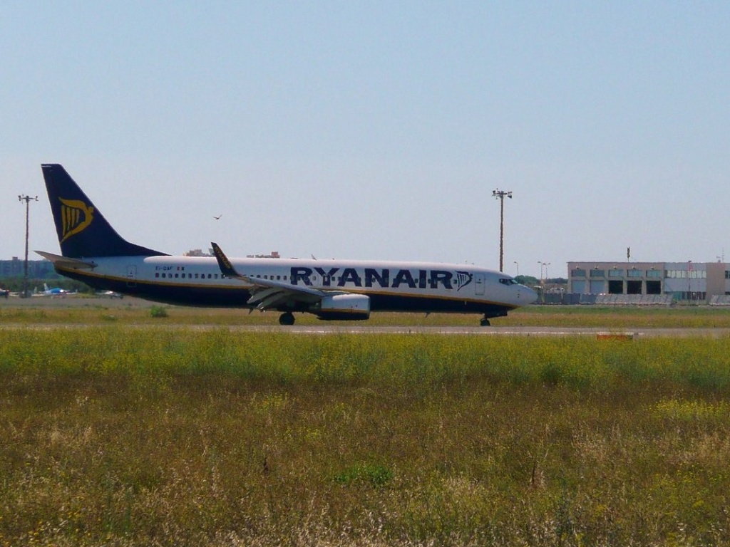 Aéroport de Montpellier - Méditerranée  Ryanai10
