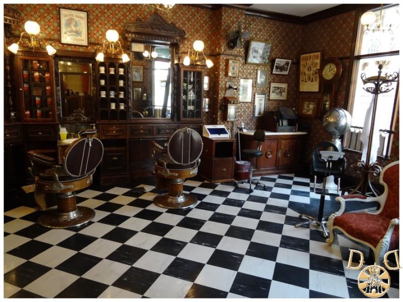 C'est une boutique ^^ une boutique spéciale ^^ Dapper Dan's Hair Cuts Disne265