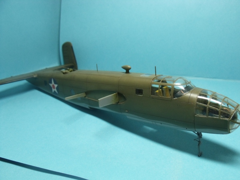 [Accurate Miniatures] 1/48 - North American B-25B Mitchell    - Page 4 Dscf7223